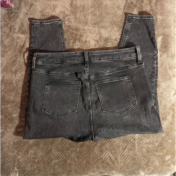 GAP High Rise Universal Legging Size 18/34 Short - Picture 2 of 4